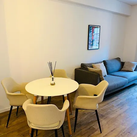 Praca Do Comercio Romantic Apartment * リスボン